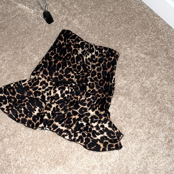 Leopard skirt size 2 to a matching top brand pretty little thing - Picture 1 of 2